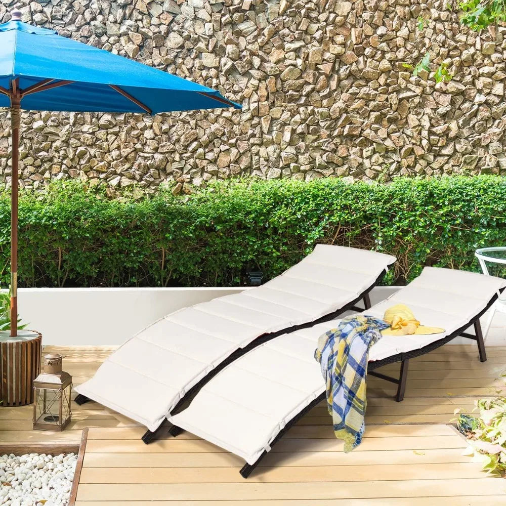Set of 2 Patio Chaises, Foldable Outdoor Patio Wicker Lounger Chair, with Double-Sided Cushions, Suitable for Poolside
